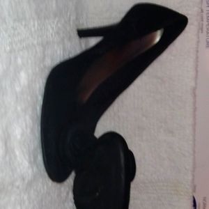 Black swade flower design at too